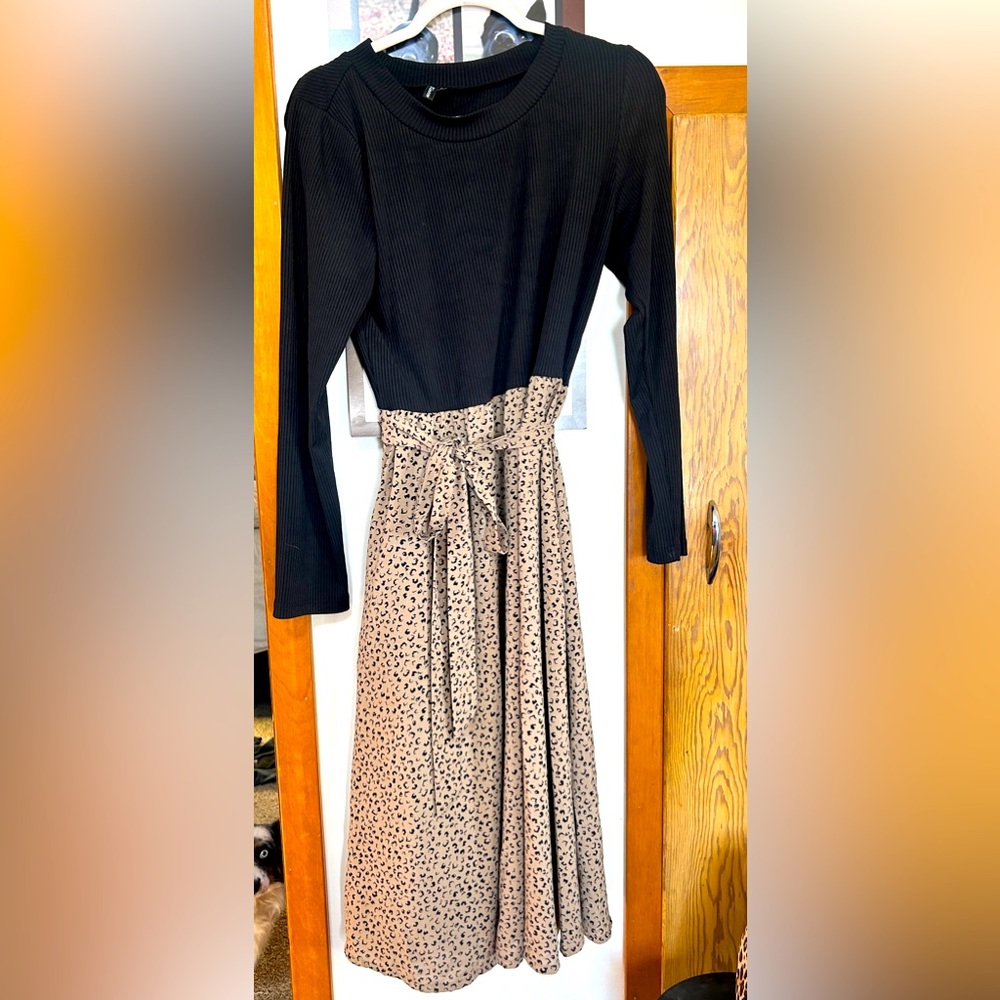 Long sleeve ribbed midi-dress